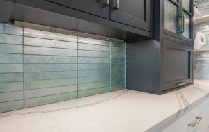 Luxurious,High,End,Kitchen,With,Stainless,Appliances,Marble,And,Glass
